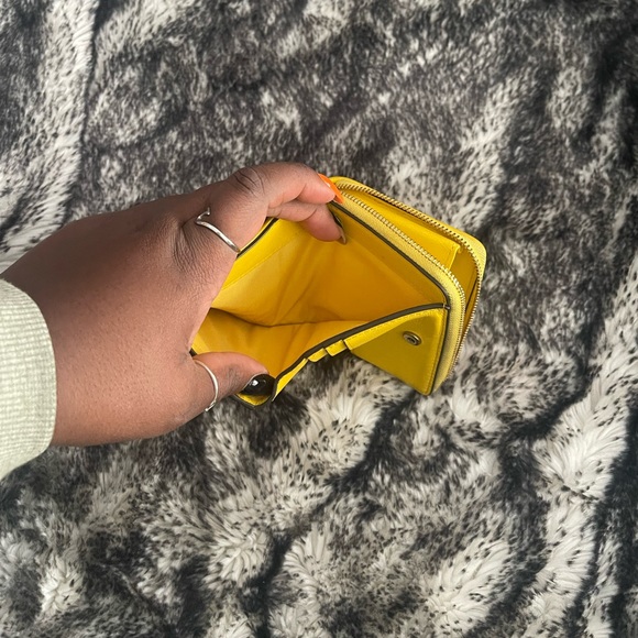 KIRA CHEVRON BI-FOLD WALLET - Picture 4 of 4